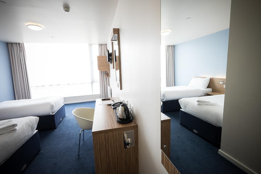 Travelodge Limerick Castletroy Room photo